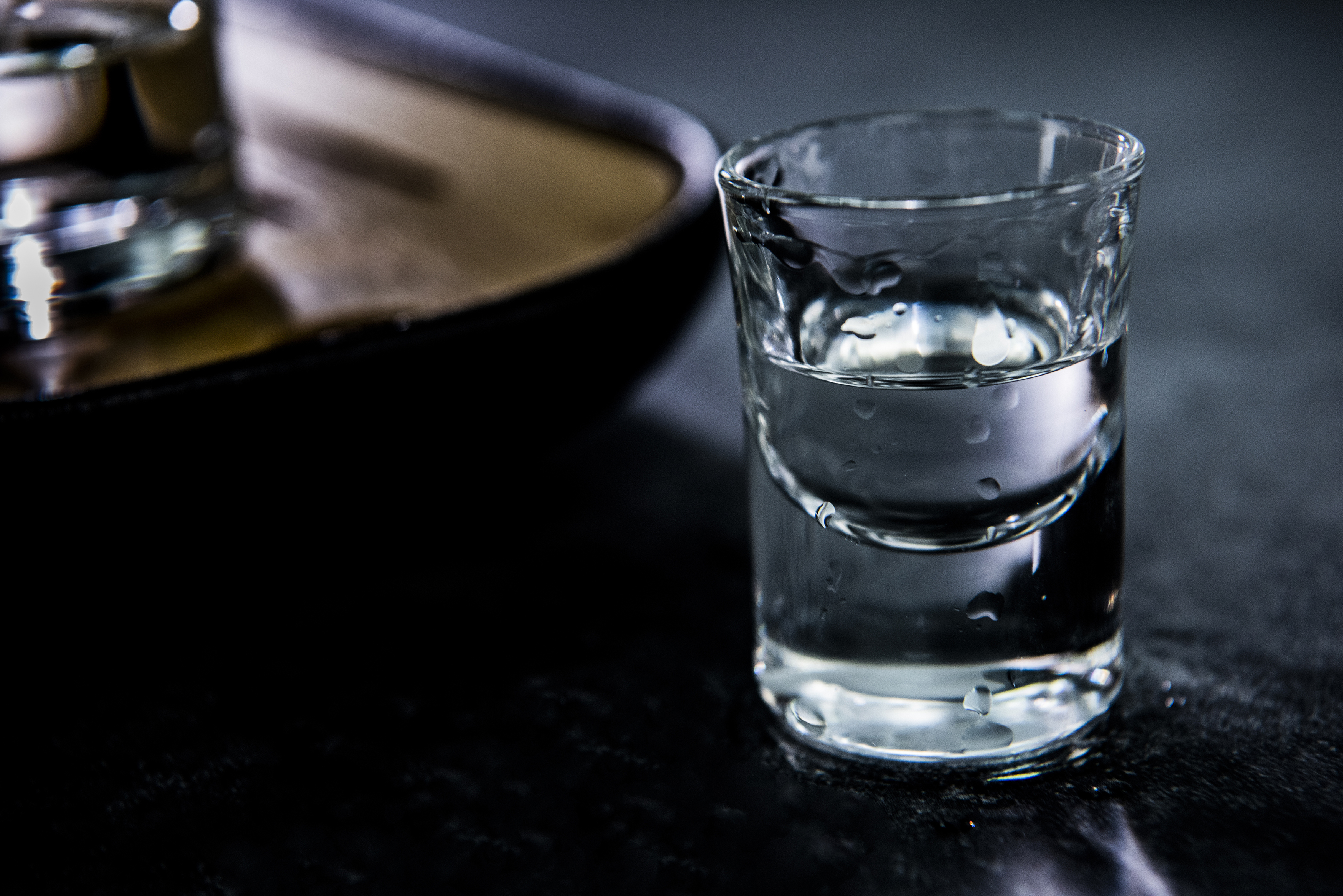 酒與人生 杯中映照的你我